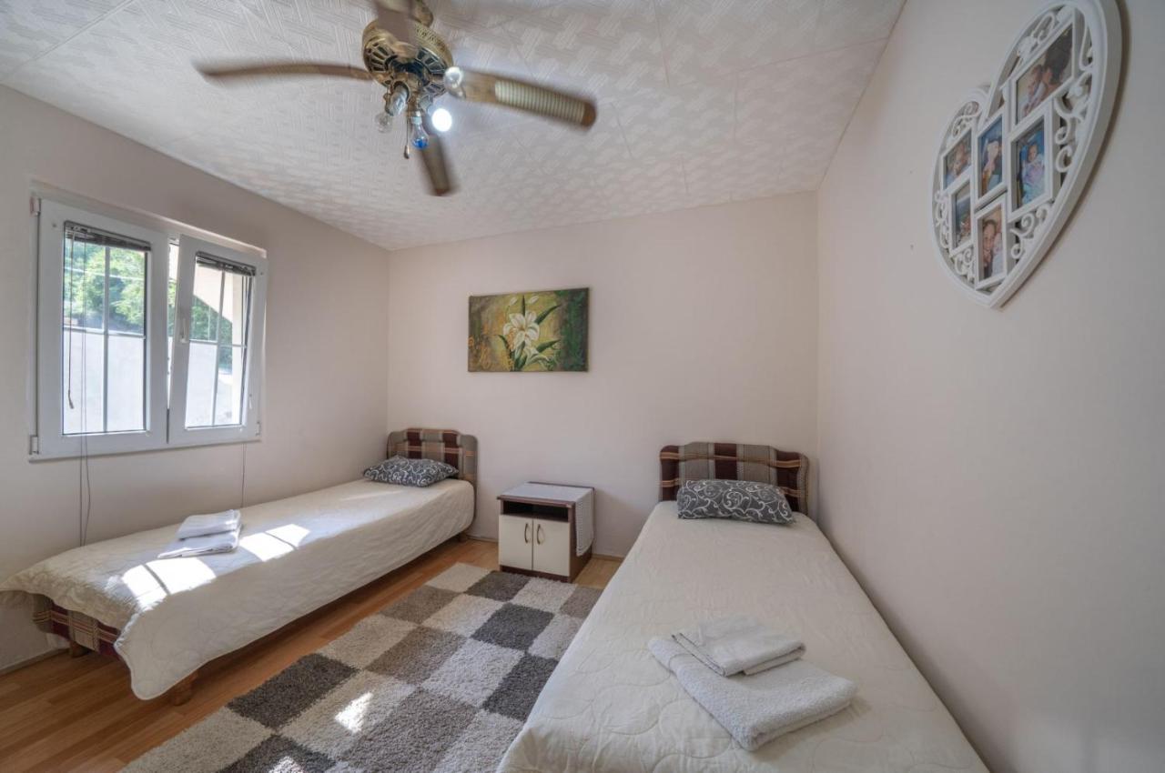 Apartments Zeko Donji Morinj Extérieur photo